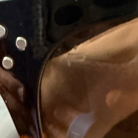 NEW IN BOX PRIVE REVAUX “THE CLASSIC “POLARIZED SUNGLASSES
52-22-150 - Picture 11 of 11